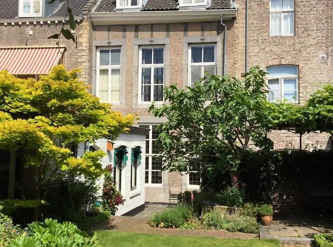 Bed&breakfast in monumental house maastricht centre